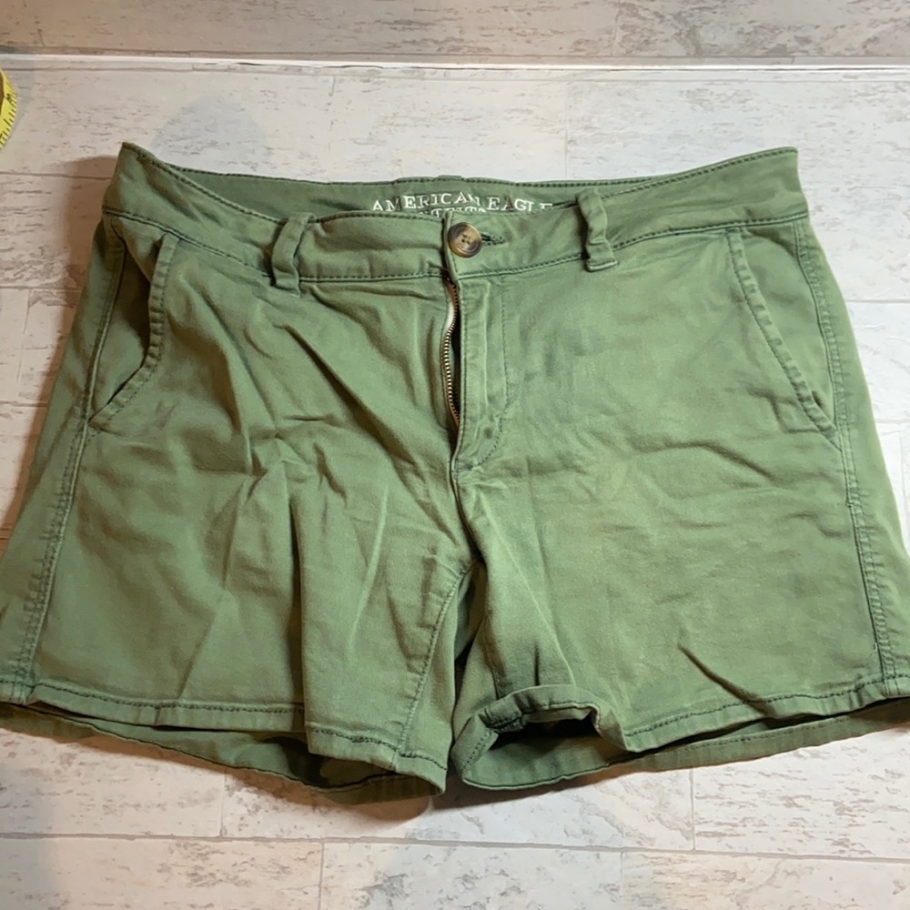 AE green shorts